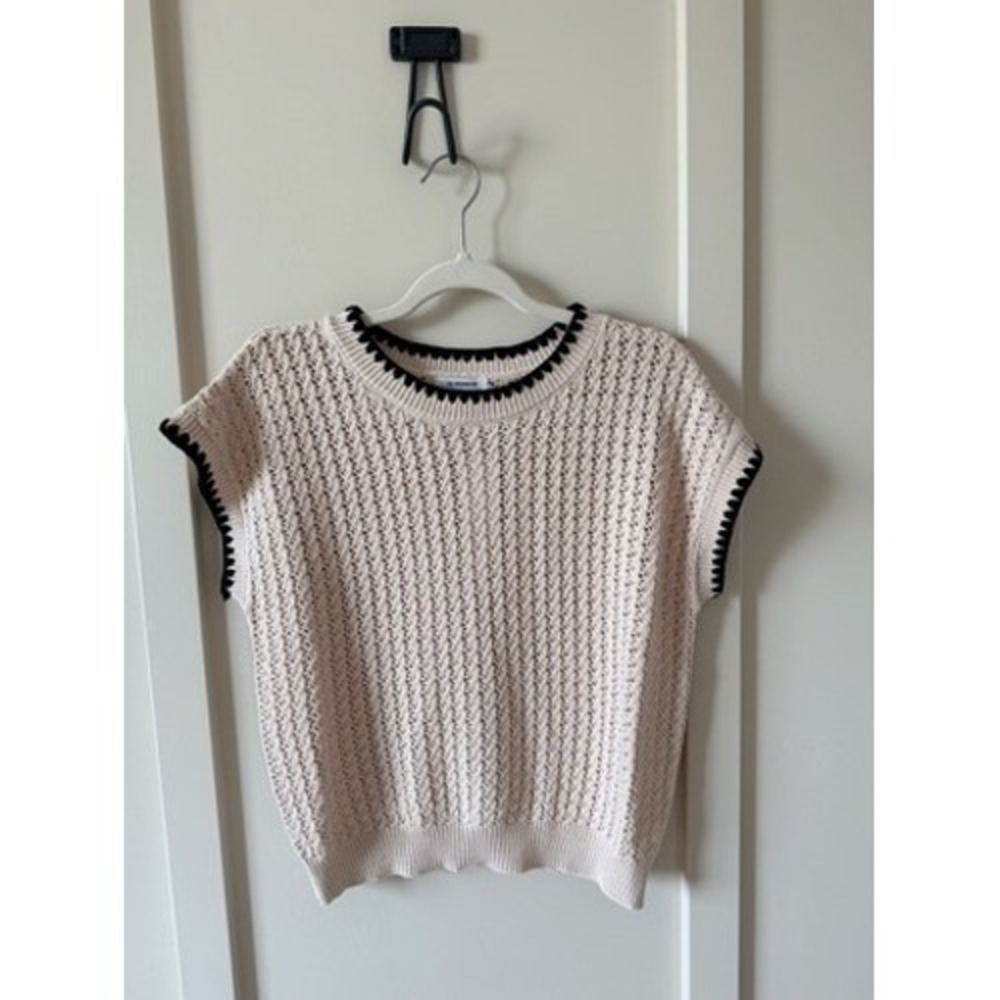 The Workshop Crochet Knit Sweater Vest Cream Black Scallop Trim Cotton M